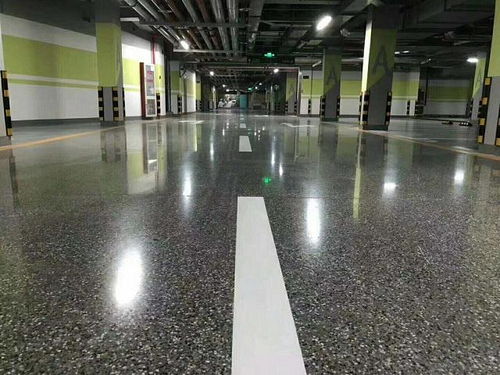 淺談金剛砂耐磨地坪的硬化工藝與生產